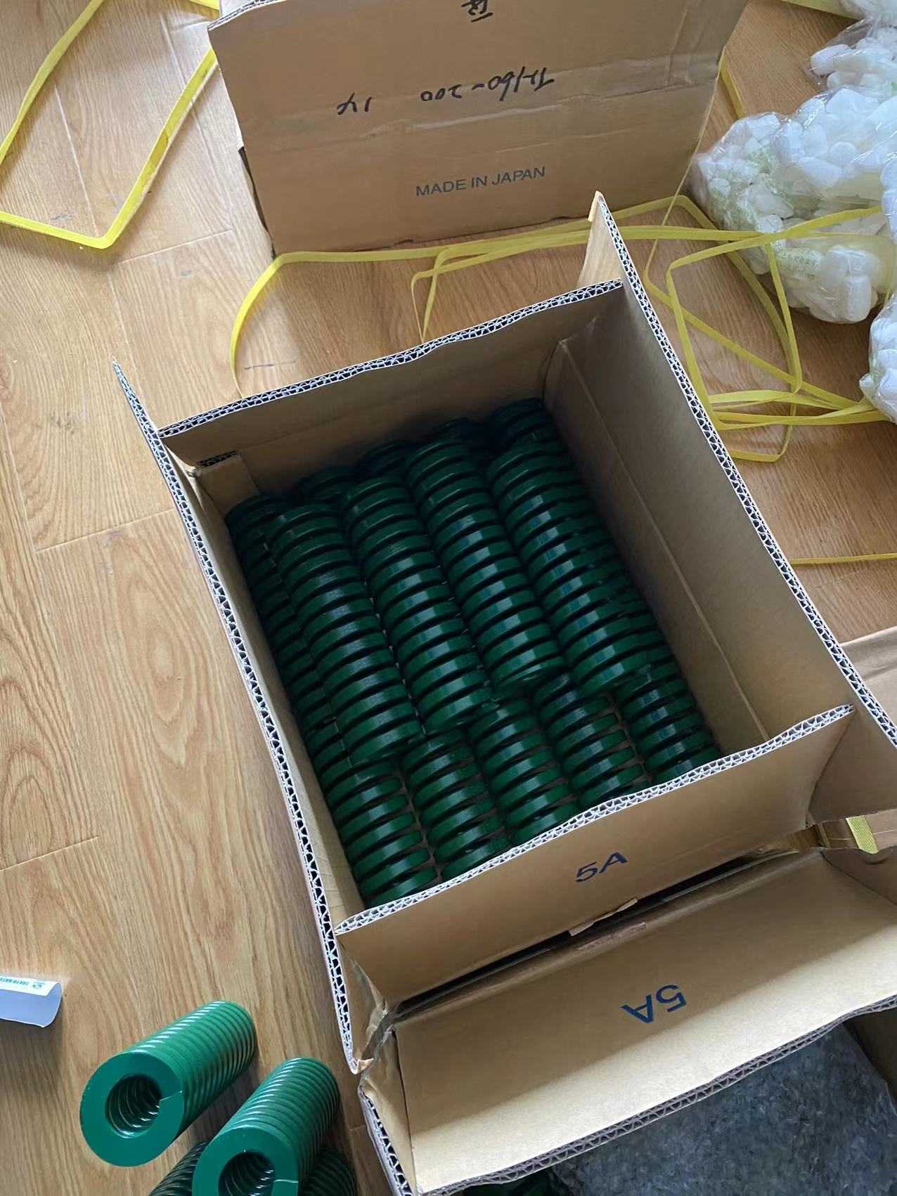 东发弹簧